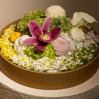 Orchid Garden round tray